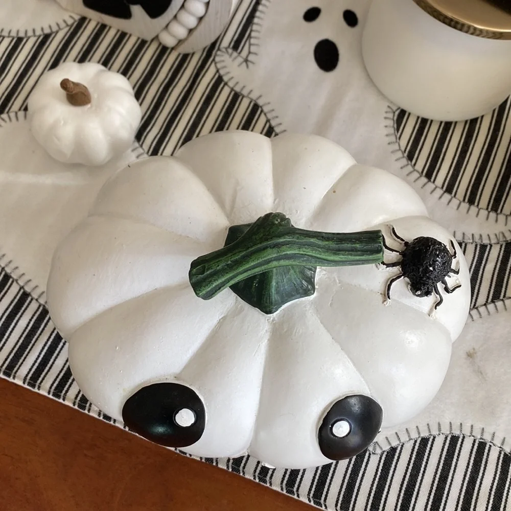 HALLOWEEN BLACK & WHITE CREEPY CUTE JACK SKELLINGTON INSPIRED PUMPKIN